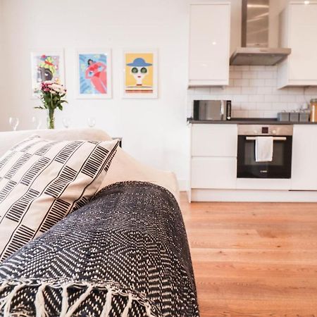 Modern & Spacious 1 Bedroom Clapham Junction Flat لندن المظهر الخارجي الصورة