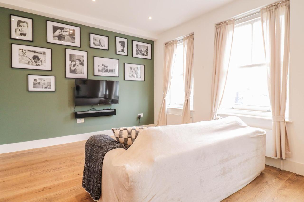 Modern & Spacious 1 Bedroom Clapham Junction Flat لندن المظهر الخارجي الصورة