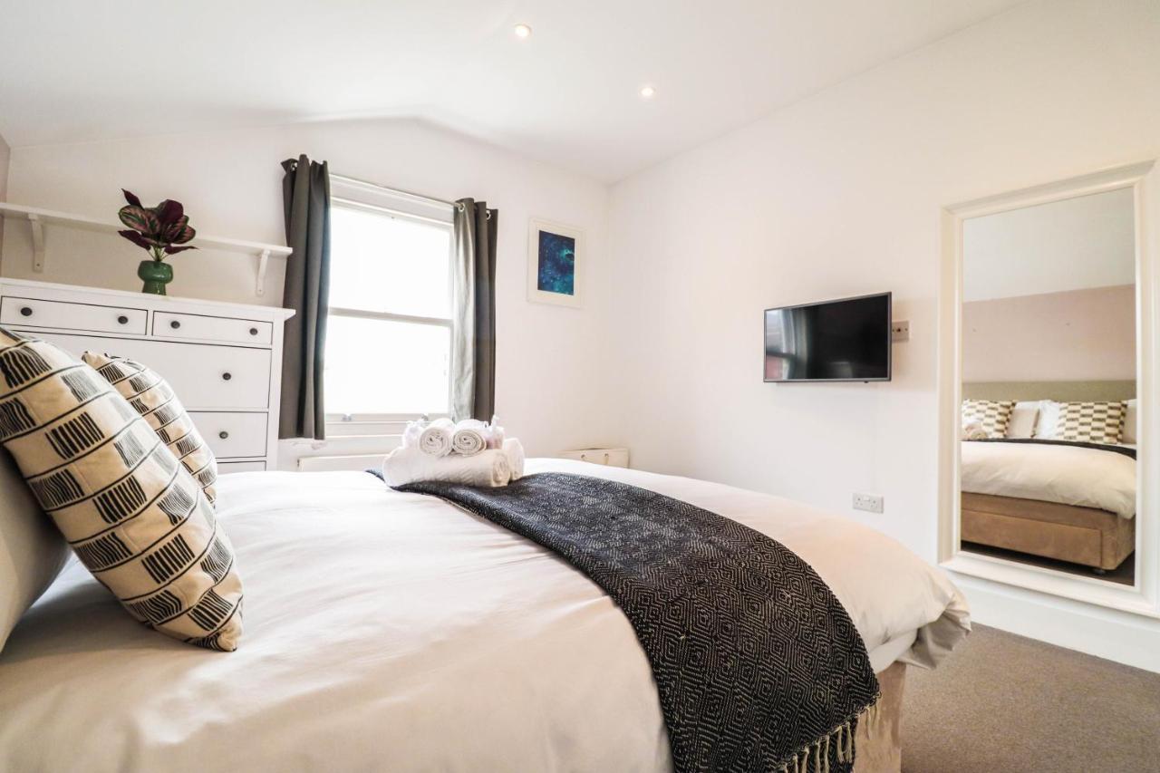 Modern & Spacious 1 Bedroom Clapham Junction Flat لندن المظهر الخارجي الصورة