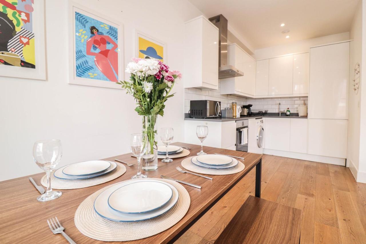 Modern & Spacious 1 Bedroom Clapham Junction Flat لندن المظهر الخارجي الصورة