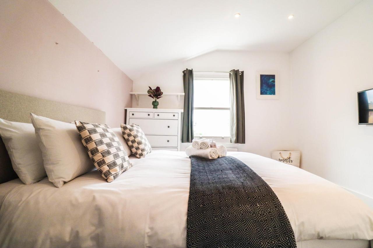 Modern & Spacious 1 Bedroom Clapham Junction Flat لندن المظهر الخارجي الصورة